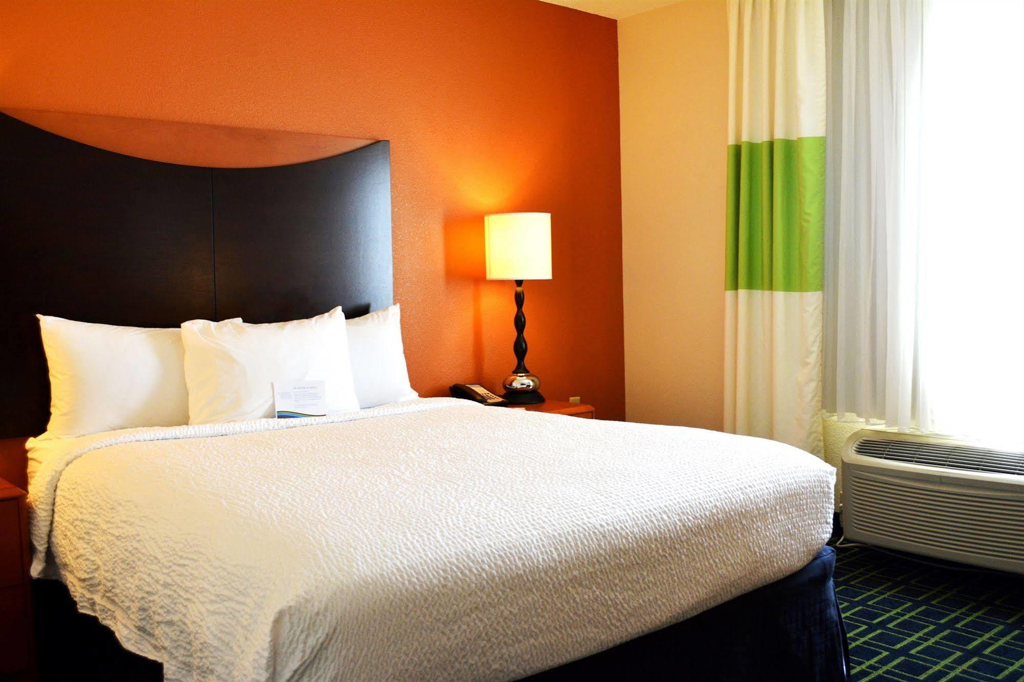 Fairfield Inn And Suites St Petersburg Clearwater Pinellas Park Exteriör bild