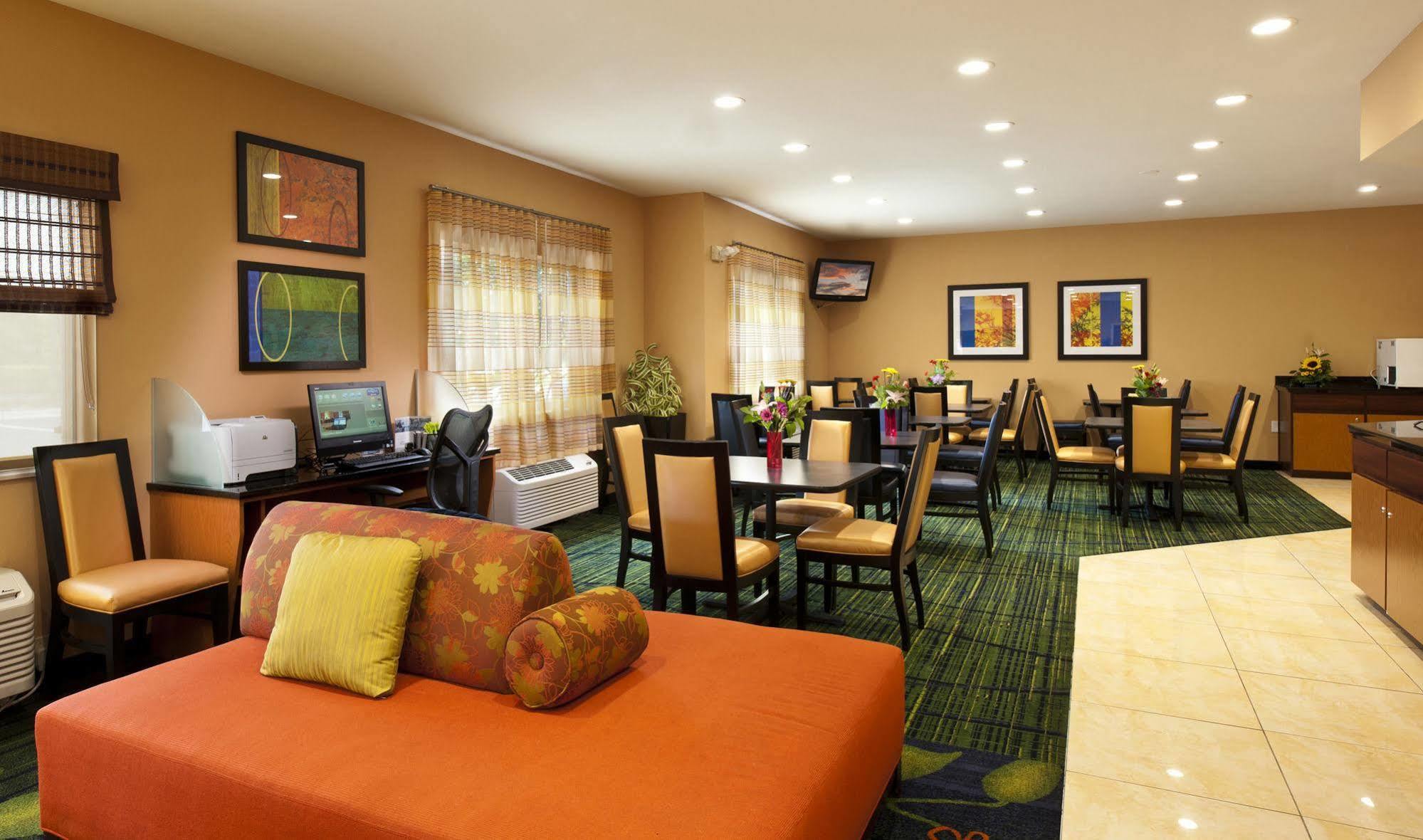 Fairfield Inn And Suites St Petersburg Clearwater Pinellas Park Exteriör bild